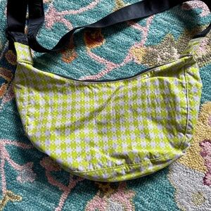 BAGGU Medium Crescent - Pistachio Pixel Gingham